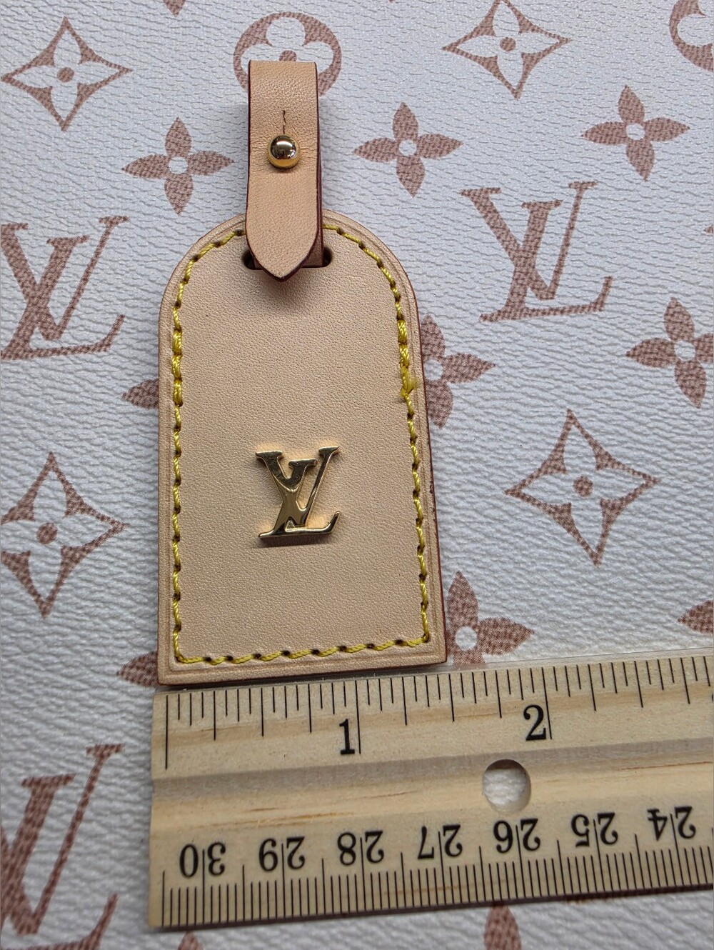 Louis Vuitton Bumbag Vachetta Beige Leather Name Tag with Gold LV Emblem - Picture 5 of 6